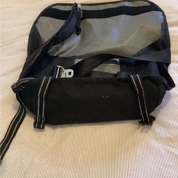 Like new chrome bag 24L - Picture 4 of 6